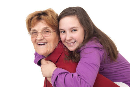 奶奶和孙女拥抱