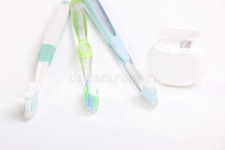 牙刷和牙线
