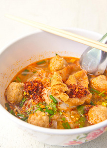 泰国菜，虾球面汤