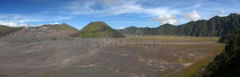 腾格里火山口图片