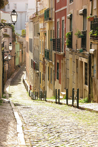 旧城的一条街道。里斯本。葡萄牙