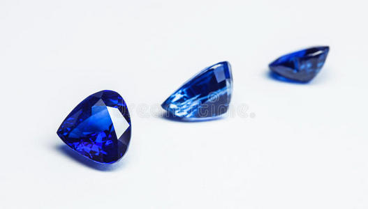 蓝色蓝宝石
