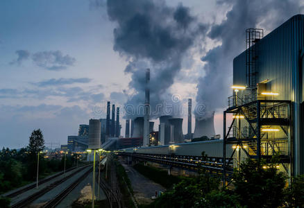 化石能源发电厂照片
