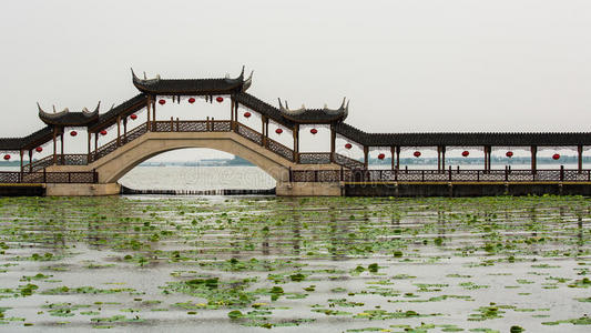 缩小廊桥图片
