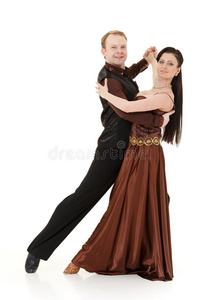 跳舞的年轻夫妇。