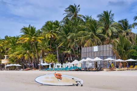 Paddleboards 在白色海滩, 长滩岛, 菲律宾