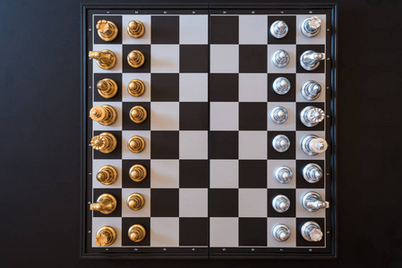 棋盘上象棋棋子的顶级视图, 商业策略轻质