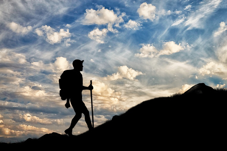 登高远眺的唯美图片