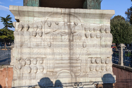 埃及方尖碑，伊斯坦布尔的基础上的数字