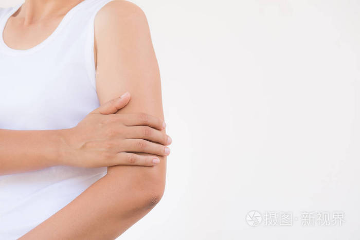特写女性的手臂手臂疼痛和伤害