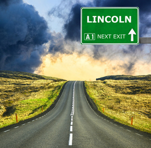 林肯公路标志反对清澈的天空