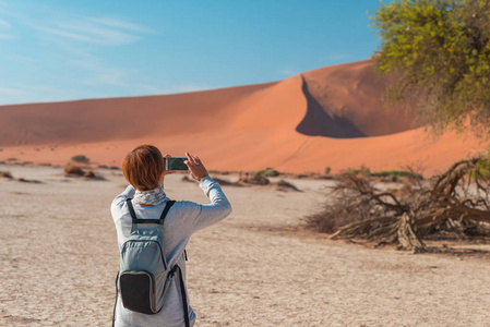 探索克莱潘：自由沙漠旅行中的惊艳景观