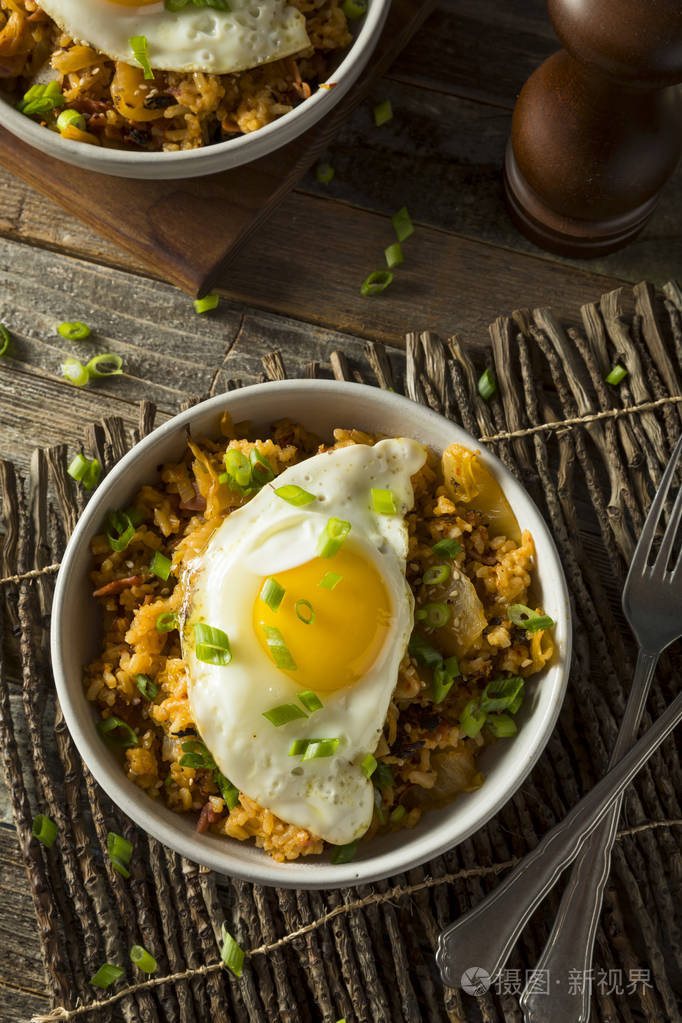 自制韩国泡菜炒饭