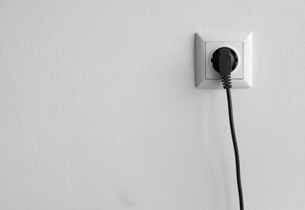 家用电源插座在墙上