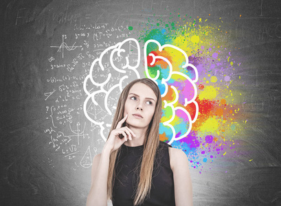 女性忧郁忧郁的金发女人, 大脑照片