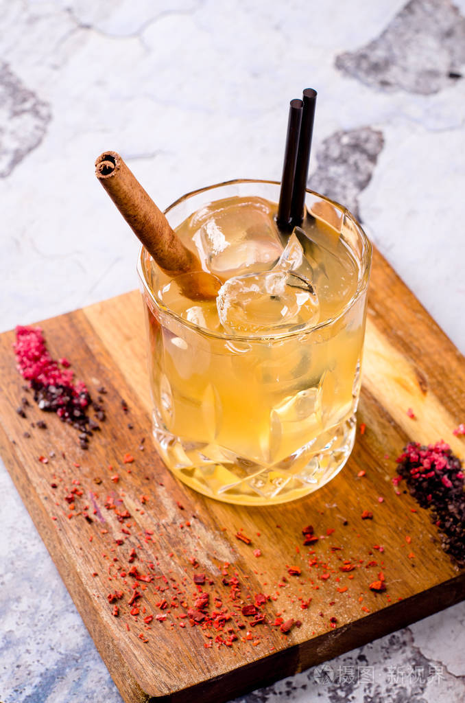 酒吧酒精菜单, 晚上强的饮料.文本设计空间, 选择性聚焦