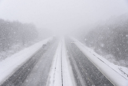 机路降雪