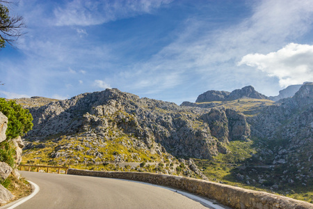 美丽的景色的 Sa Calobra 在马略卡岛，西班牙