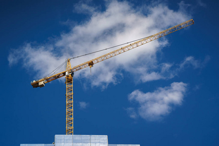 美国卡罗尔顿大型施工现场的鸟瞰机械和重型设备.