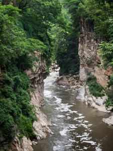 季风期间大峡谷河