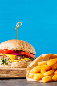快餐食品。节食不。自制素食汉堡与火箭 sa