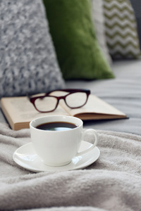 杯咖啡与书