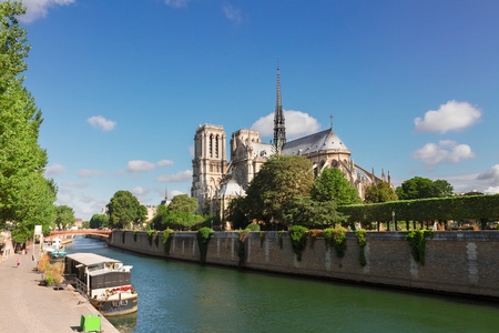 巴黎圣母院大教堂，巴黎法国