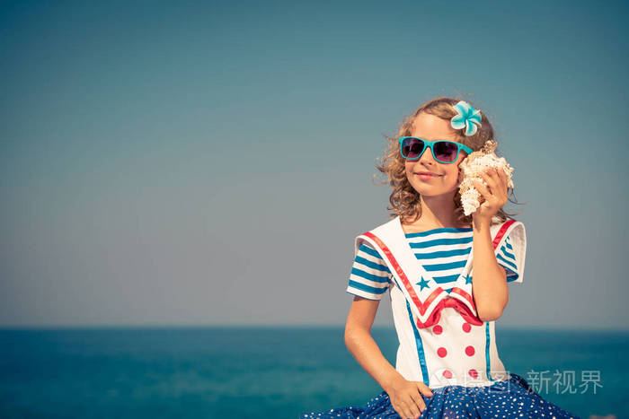 与贝壳放暑假的孩子