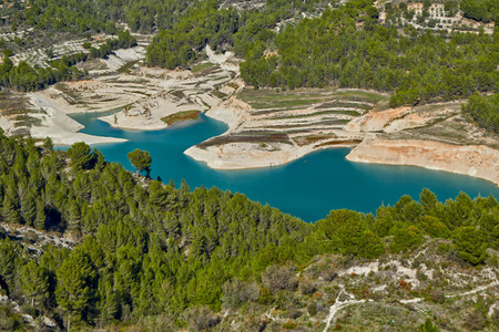 Guadalest 湖谷认为，西班牙阿利坎特
