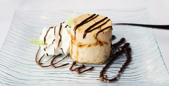 沙漠与香草冰淇淋和冰激淋照片-正版商用图片0nz8nx-摄图新视界