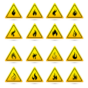 三角火火在黄色三角形警告标志.易燃易爆, 易燃子照片