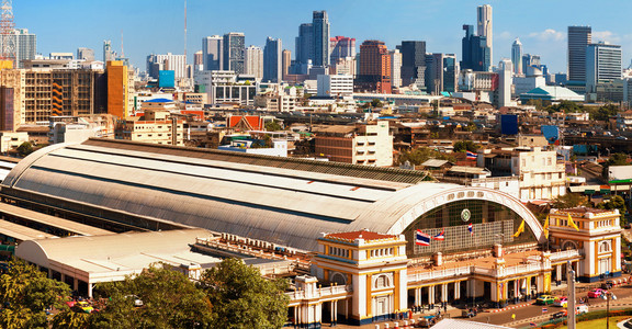 华蓬火车站或曼谷盛大中央终端研发