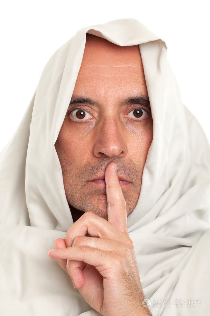 沉默保密表达的男人