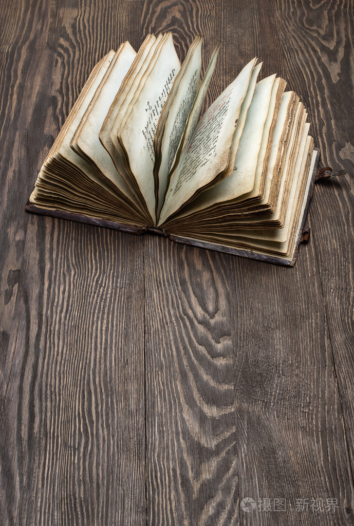 古色古香的圣经书照片-正版商用图片0o0gne-摄图新视界