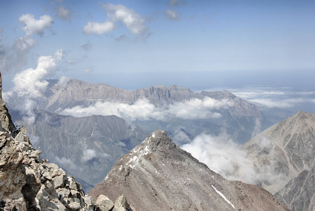 野生山风景。从高度查看