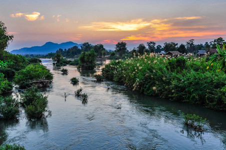 在老挝的4000个岛屿通力, 日落的湄公河