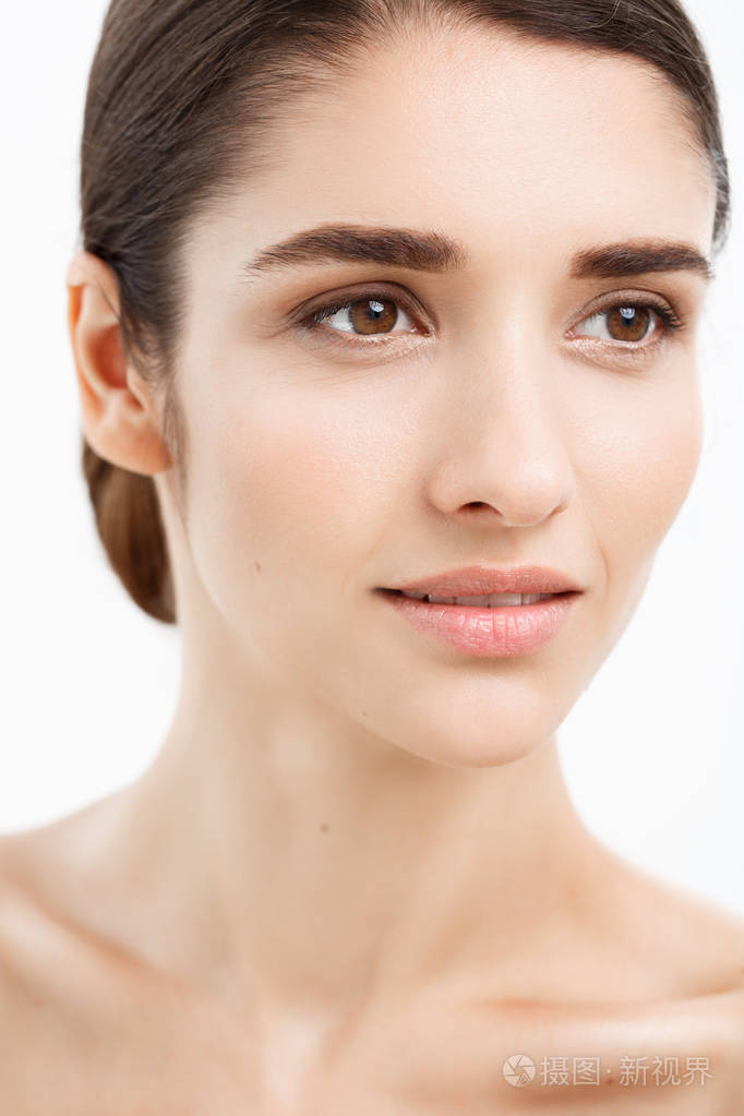 美容青春肌肤护理理念-特写美丽的白种女人脸肖像.