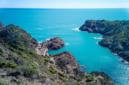 西班牙的岩石海岸。加泰 罗尼亚