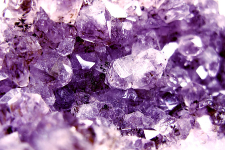 紫水晶宝石石英矿物地质背景照片