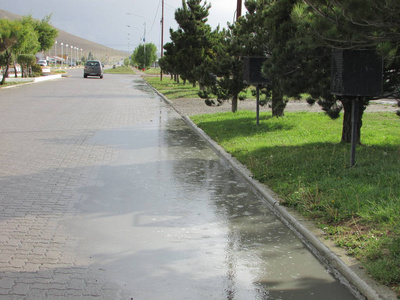 在外面玩雨天和晴天, 雨和太阳雨天和晴天线图标晴天和雨天的风暴都灵