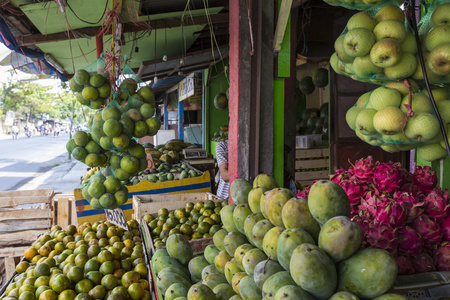 大量的新鲜的热带水果，在一个市场中，Yogjakar 在集市上