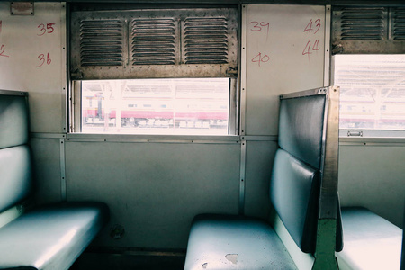 泰国曼谷旧火车的内部视野