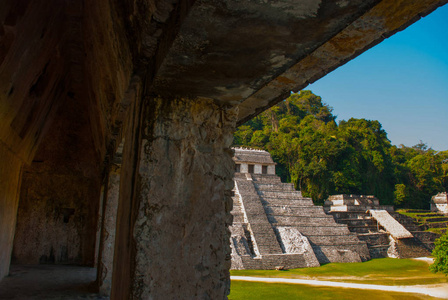 帕伦克, 恰帕斯, 墨西哥 考古学区域与废墟寺庙和金字塔在古城玛雅人