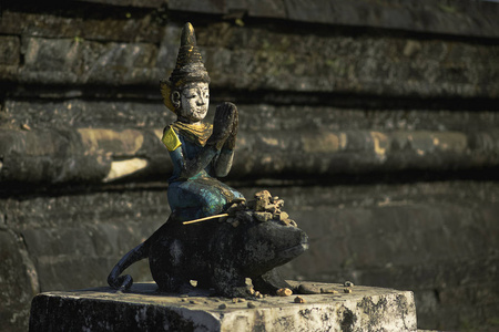 Mrauk u, 缅甸2015年11月30日 Mrauk U 村古庙中的雕像