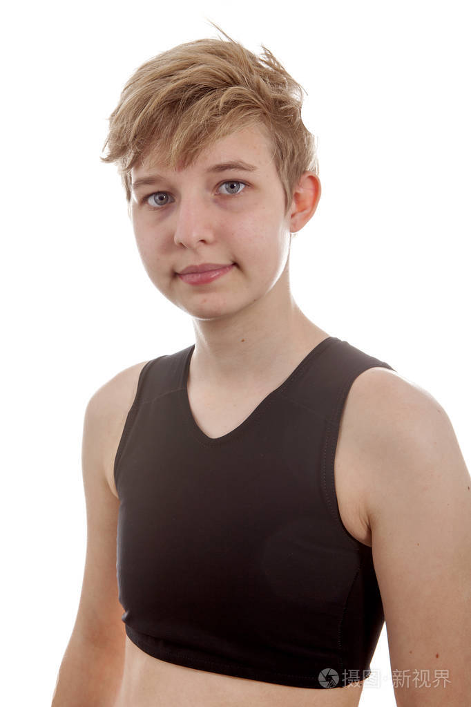 变性男孩正在展示他的活页夹