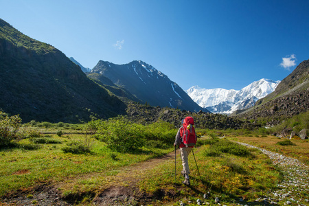 附近的 Belukha 山，最高在西伯利亚的徒步旅行者