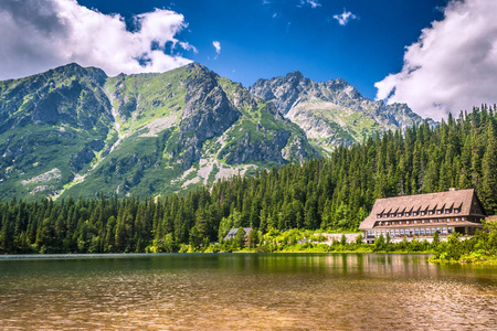 Popradske 萨格勒布山湖位于高 Tatras