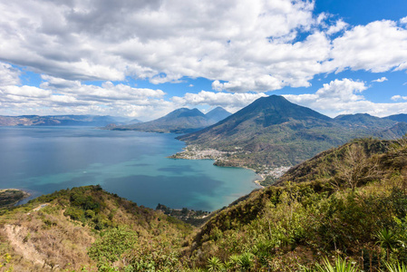 观点在湖阿特蒂兰湖与三个圣佩德罗, 阿特蒂兰湖并且 Toliman, 危地马拉