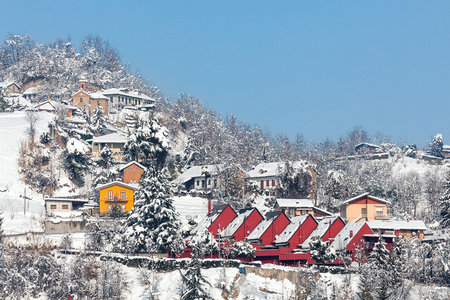 白雪覆盖的小意大利村庄