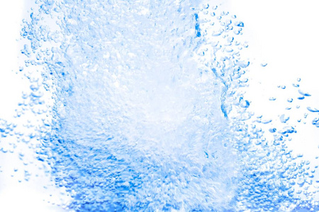 水蓝色的飞溅，在白色背景上显示与空气，气泡运动